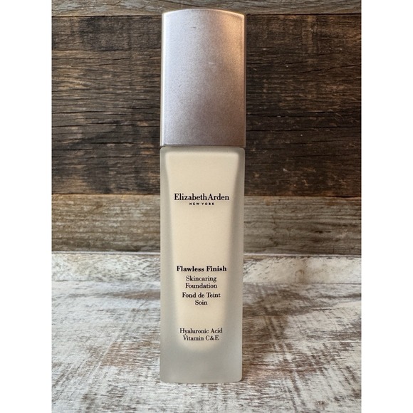 Elizabeth Arden Other - Elizabeth Arden Flawless Finish Skincaring Foundation‎ 120W | 1.0 oz